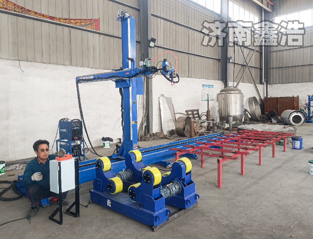 河北客戶訂購重型氬弧焊接操作機(jī)，成型美觀，自動焊接